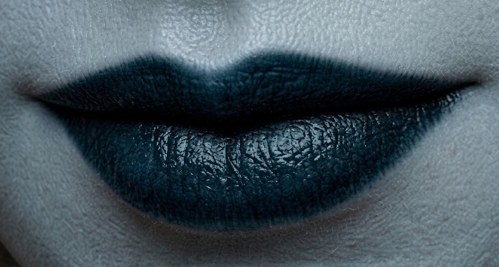 Demilika3-0-1macro++lip.jpg